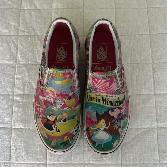 Alice in Wonderland Vans - Picture 3 of 4